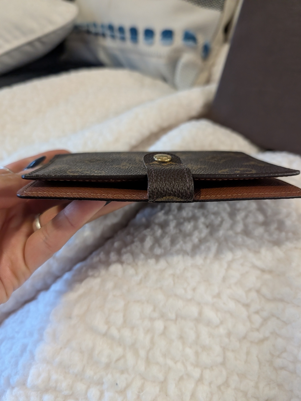 (SOLD) Louis Vuitton Monogram Brown Canvas Agenda/Passport Holder - Picture 6 of 12